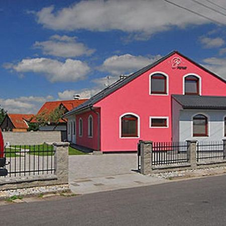 Liptovský Mikuláš Privat Teo酒店 外观 照片